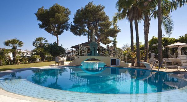 6-bedroom freehold villa in Marbella — photo 3 of 5