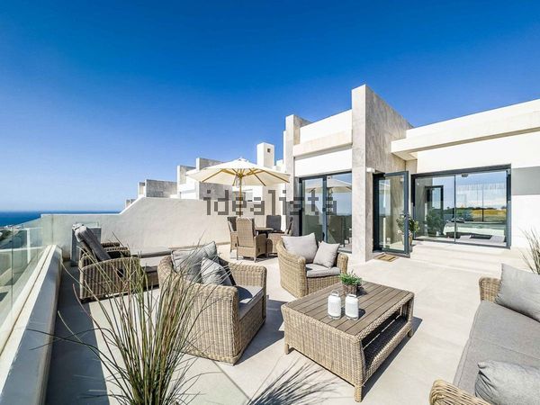 3-bedroom freehold villa in Marbella — photo 4 of 5