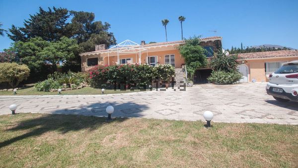 Detached house in Partido de arroyo del medio Nn, Parque Central, Estepona — image 5