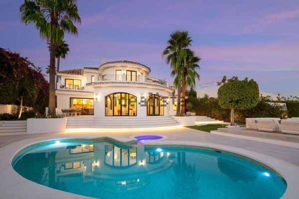 Detached house in Lugar Urbanizacion Atalaya Rio Verde, La Dama de Noche-La Alzambra, Marbella — image 4