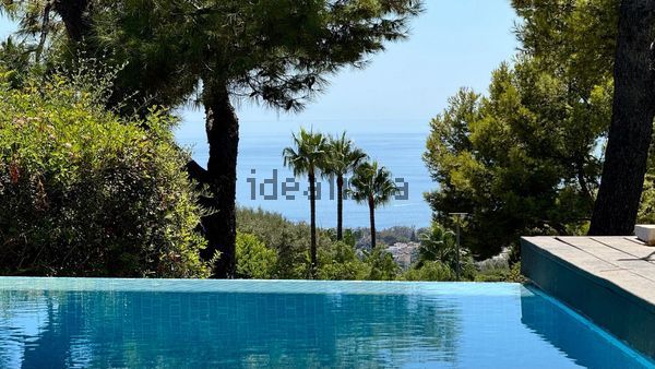 4-bedroom freehold villa in Marbella — photo 1 of 5