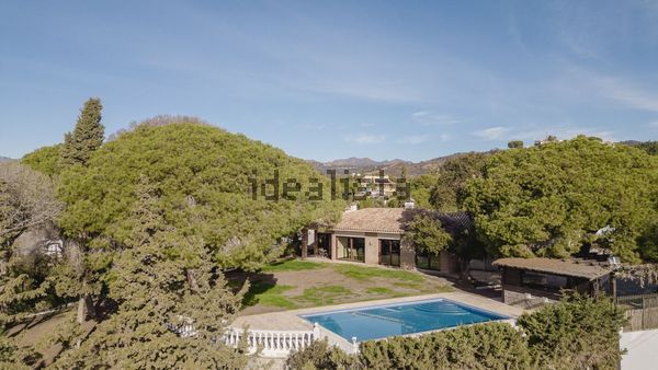 5-bedroom freehold villa in Marbella — photo 1 of 5