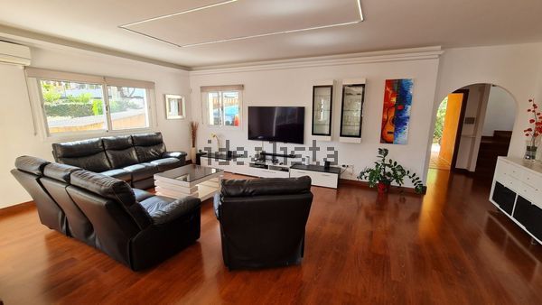 5-bedroom freehold villa in Torremolinos — photo 3 of 5