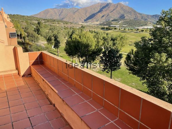 3-bedroom freehold villa in Estepona — photo 1 of 5