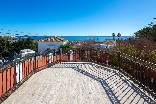 6-bedroom freehold villa in Estepona — photo 2 of 5