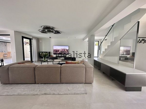 Detached house in Avenida Juan Chinchilla-rio Nn, Las Lomas de Río Verde, Marbella — image 3
