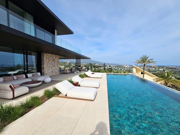 8-bedroom freehold villa in Benahavís — photo 5 of 5