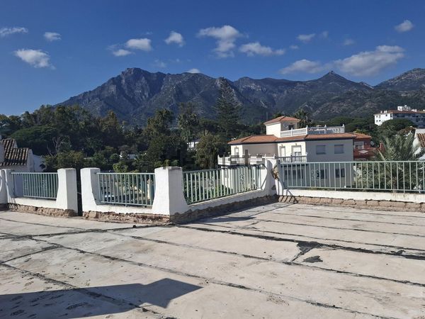 5-bedroom freehold villa in Marbella — photo 2 of 5