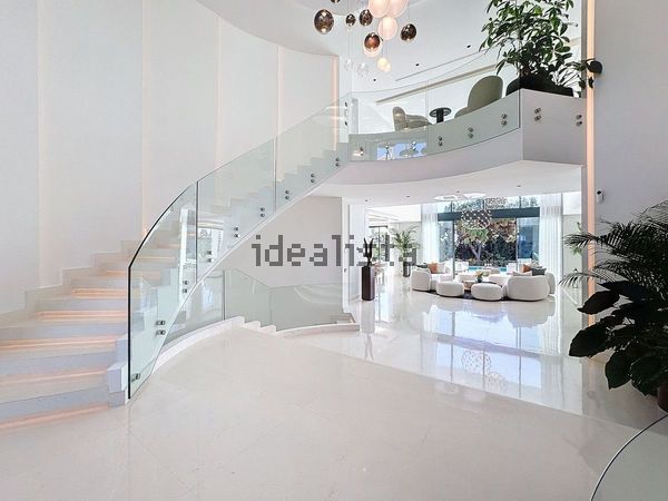 6-bedroom freehold villa in Marbella — photo 5 of 5