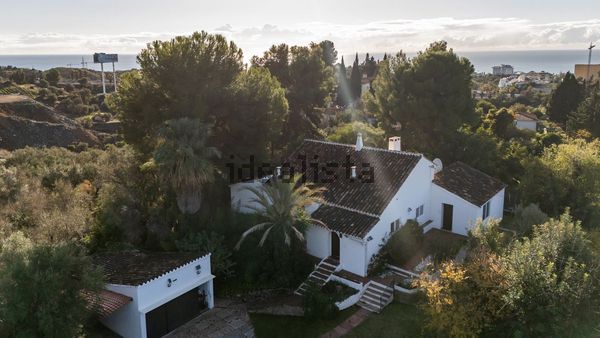 4-bedroom freehold villa in Mijas — photo 1 of 5