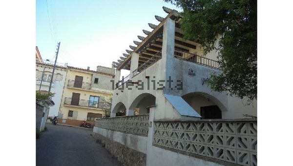 Detached house in Calle Vayreda, Eixample Residencial, L'Escala — image 5