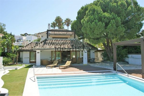 3-bedroom freehold villa in Marbella — photo 2 of 5