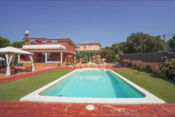 6-bedroom freehold villa in Lloret de Mar — photo 2 of 5