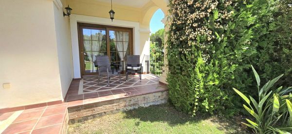 Detached house in Avenida Van Dulken, Sitio de Calahonda, Mijas — image 5