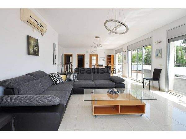 4-bedroom freehold villa in Lloret de Mar — photo 5 of 5