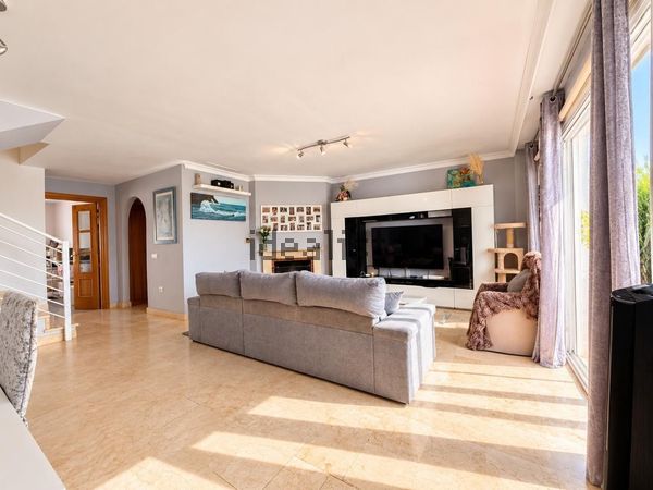 4-bedroom freehold villa in Manilva — photo 5 of 5