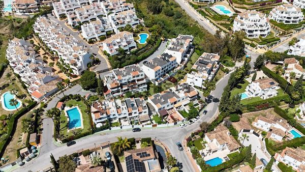 3-bedroom freehold villa in Marbella — photo 1 of 5