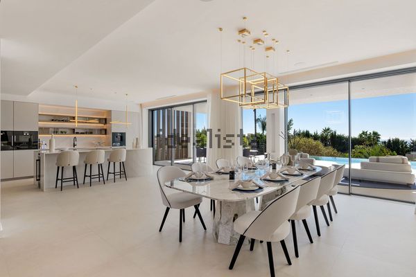 Detached house in Urbanizacion Reserva de Sierra Blanca, Sierra Blanca, Marbella — image 4