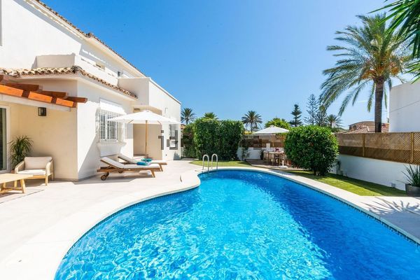 3-bedroom freehold villa in Marbella — photo 1 of 5