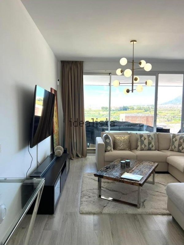 3-bedroom freehold villa in Estepona — photo 2 of 5