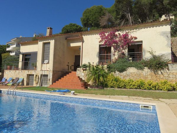 Detached house in Calle Mediterrània, L'Estartit poble, Torroella de Montgrí — image 3