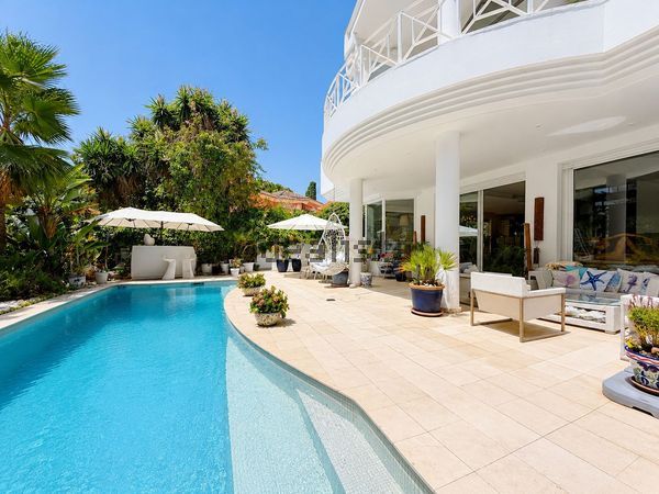 4-bedroom freehold villa in Estepona — photo 3 of 5