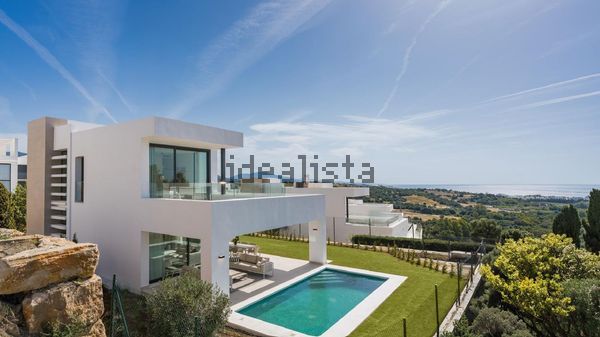 3-bedroom freehold villa in Estepona — photo 4 of 5