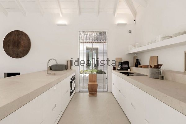 4-bedroom freehold villa in Estepona — photo 4 of 5