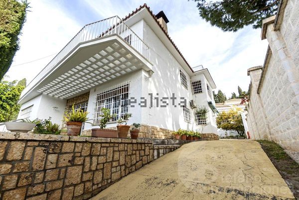 Detached house in Calle Gabriel y Galán, Pedregalejo - Morlaco, Málaga — image 4
