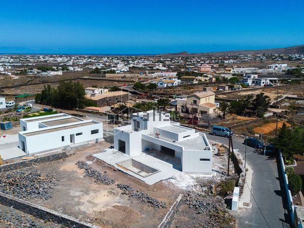 Detached house in Calle San Antonio, Lajares, La Oliva — image 4