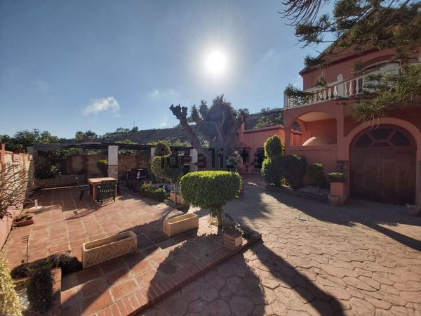 4-bedroom freehold villa in Nerja — photo 3 of 5