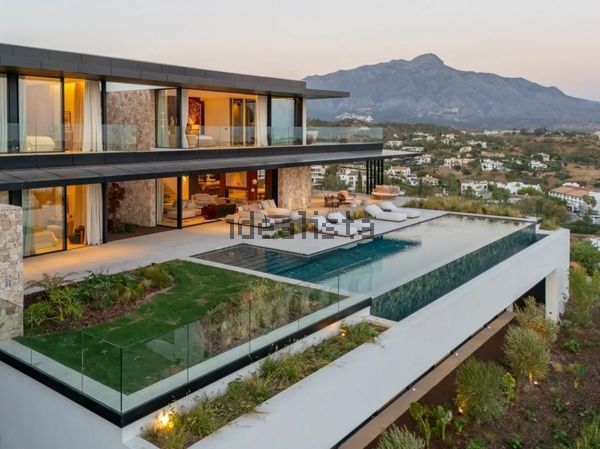 8-bedroom freehold villa in Benahavís — photo 4 of 5