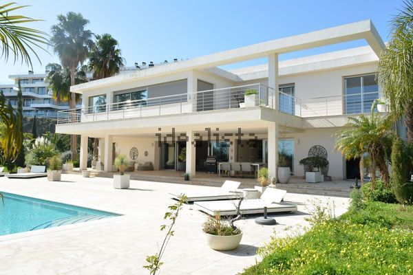 4-bedroom freehold villa in Mijas — photo 1 of 5