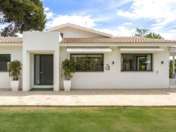 4-bedroom freehold villa in Marbella — photo 2 of 5