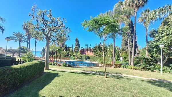 Terraced house in Guadalobón, Estepona — image 3