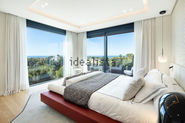 6-bedroom freehold villa in Marbella — photo 3 of 5