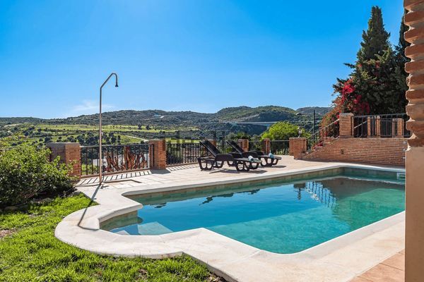 4-bedroom freehold villa in Estepona — photo 4 of 5
