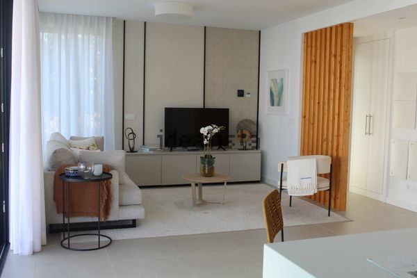 3-bedroom freehold villa in Estepona — photo 3 of 5