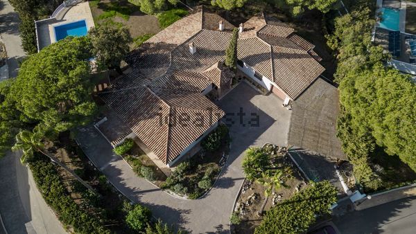 5-bedroom freehold villa in Marbella — photo 3 of 5