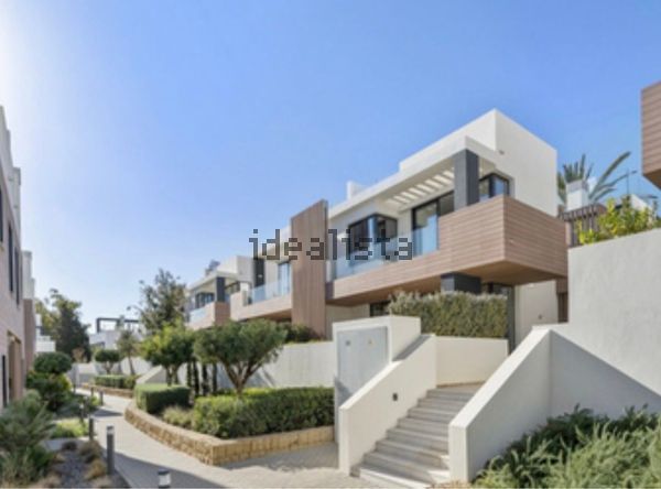 4-bedroom freehold villa in Marbella — photo 2 of 5