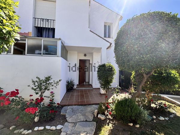 3-bedroom freehold villa in Estepona — photo 2 of 5