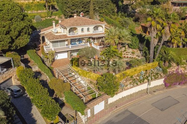 4-bedroom freehold villa in Blanes — photo 3 of 5