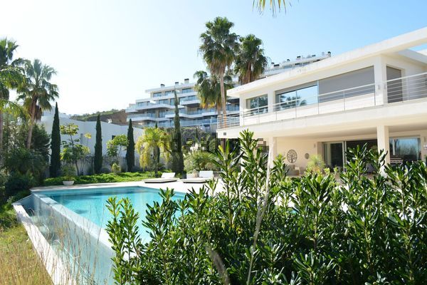 4-bedroom freehold villa in Mijas — photo 2 of 5