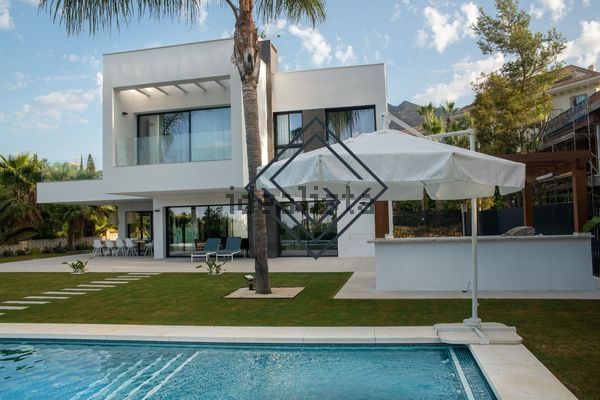 5-bedroom freehold villa in Marbella — photo 5 of 5