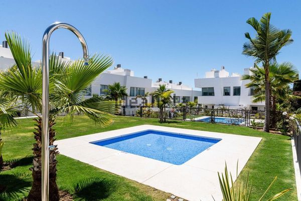 Terraced house in Rio Real, Marbella — image 5