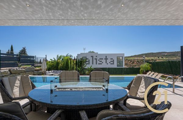 Detached house in Calle Nicaragua, 49, Valle Romano Golf, Estepona — image 5