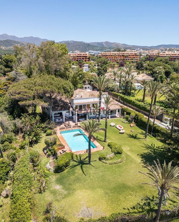 5-bedroom freehold villa in Marbella — photo 4 of 5