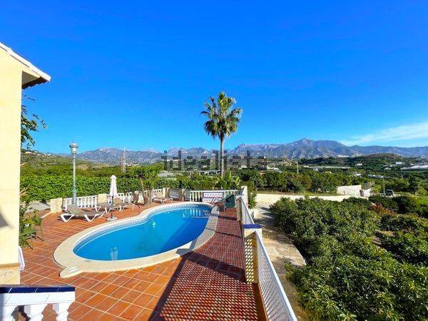 Detached house in Avda Pescia - Ctra de Frigiliana, Nerja — image 5