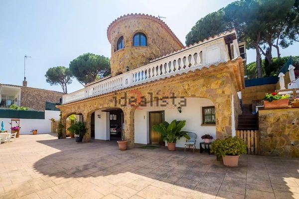 4-bedroom freehold villa in Castell-Platja d'Aro — photo 1 of 5
