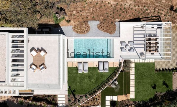 Detached house in Paseo del Uruguay, Green Hills - Las Cumbres de Elviria, Marbella — image 3
